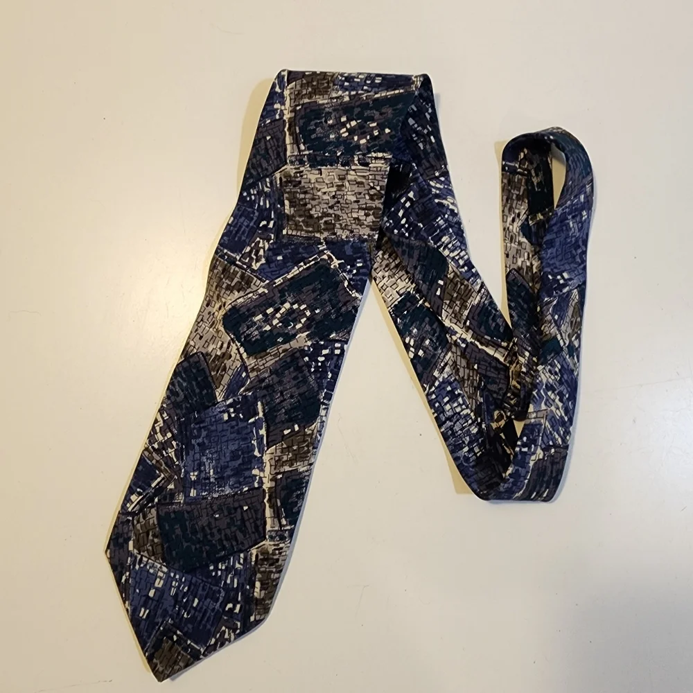SECOURS Abstract Blue and Gray Silk  Tie